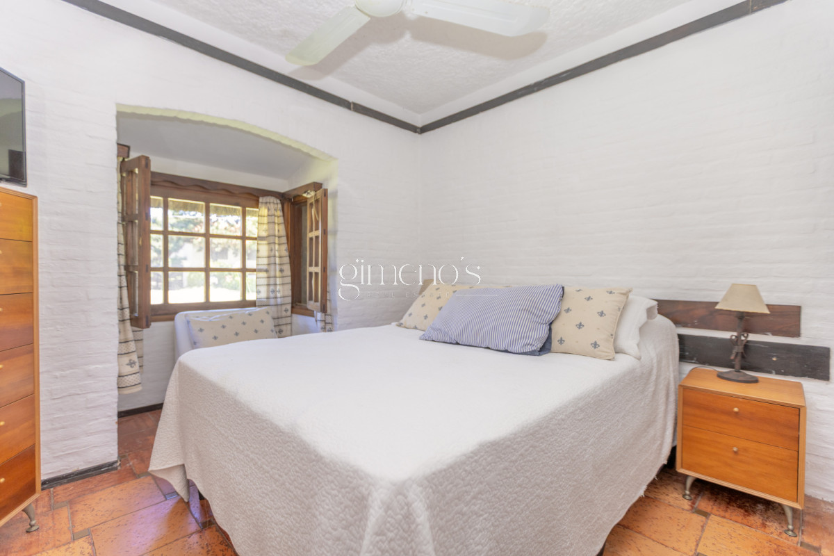 Casa ID.935 - Casa en venta - 4 dorm. - Pinares - Cerca del mar!