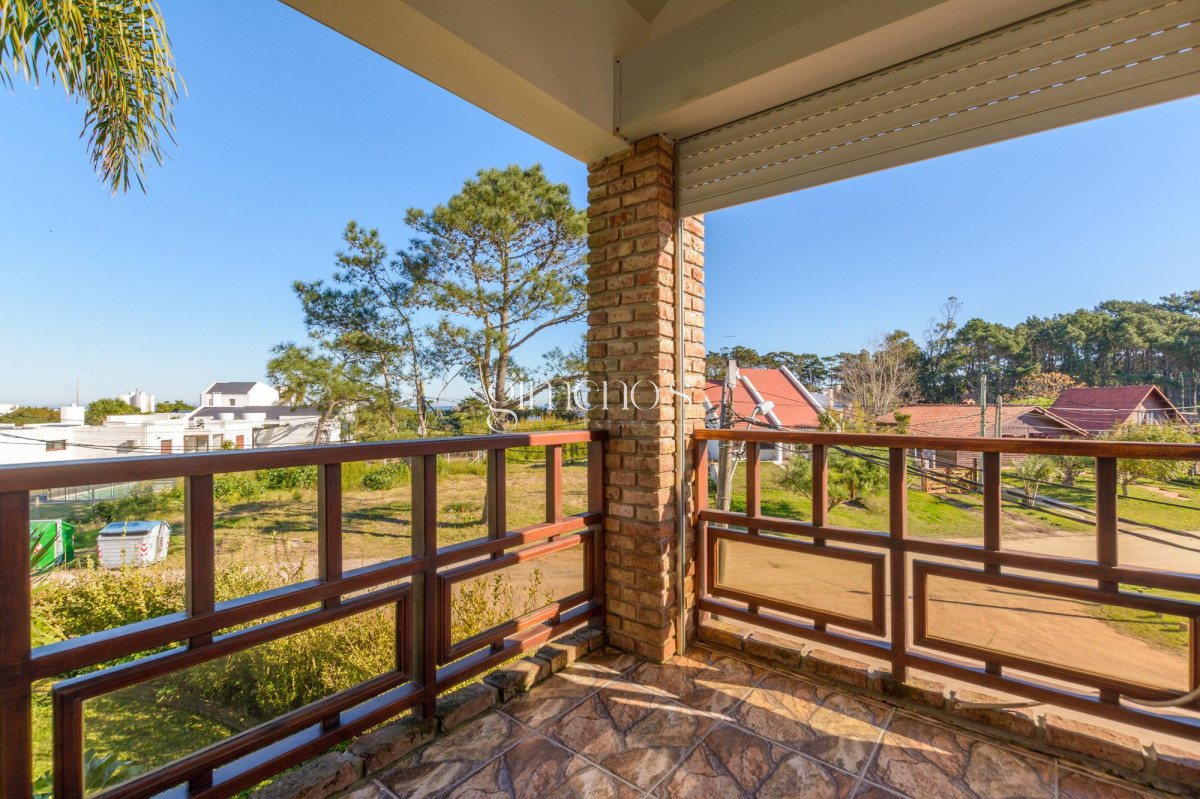 Casa ID.111 - Venta casa 3 dormitorios en Pinares Playa Mansa