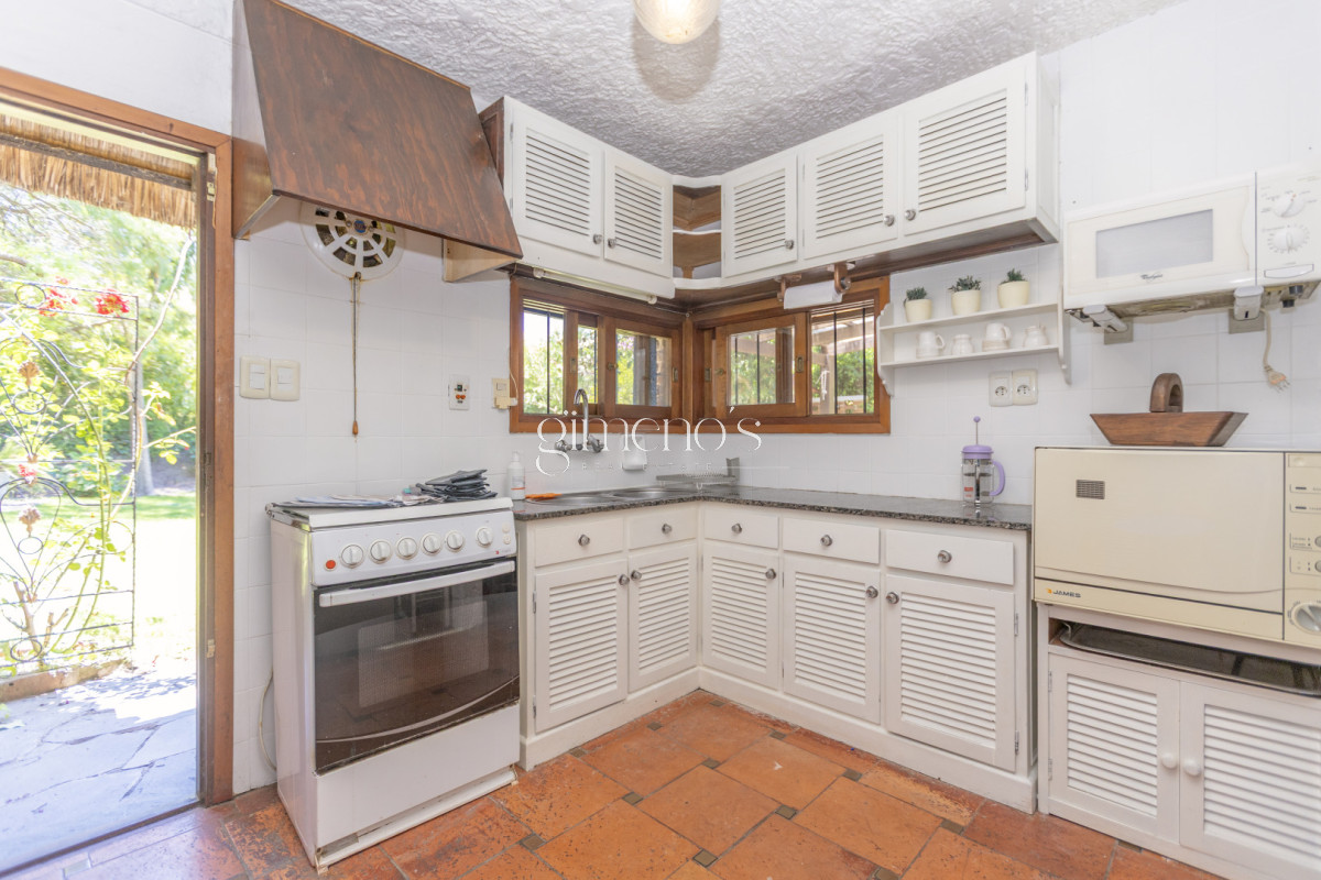 Casa ID.935 - Casa en venta - 4 dorm. - Pinares - Cerca del mar!