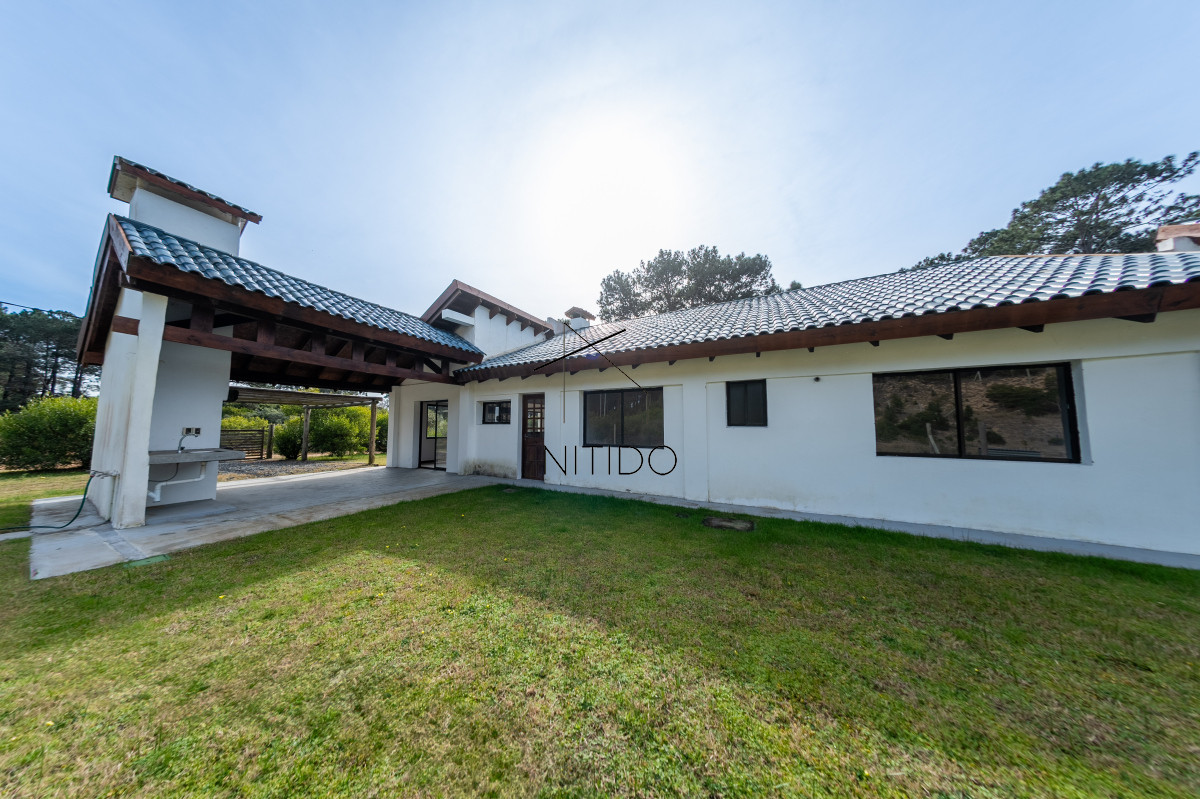 Casa ID.163 - Venta casa a estrenar 3 dormitorios con parrillero en Club del Lago Punta ballena