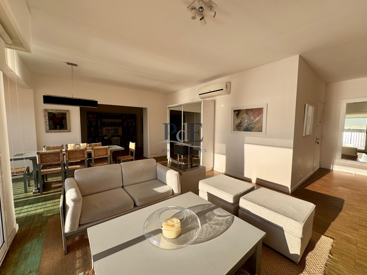 Pent House en Playa Mansa parada 2 frente al mar.  - Imagen 1