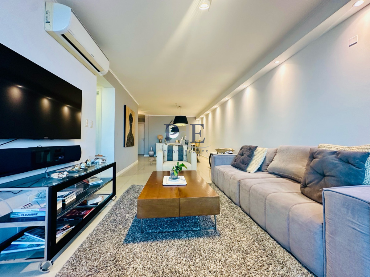 Venta apartamento 3 dormitorios vista al mar en Playa Brava