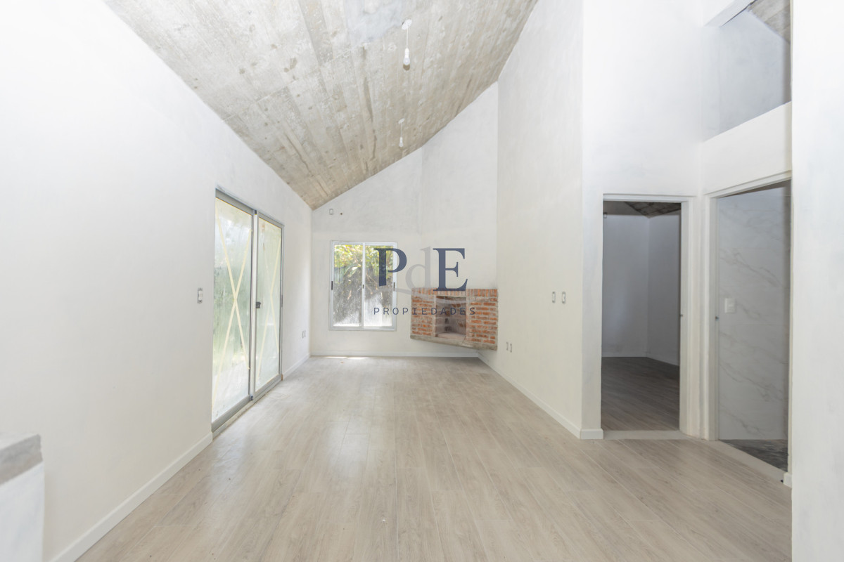 Casa de 2 dormitorios a Estrenar en Barrio Privado.