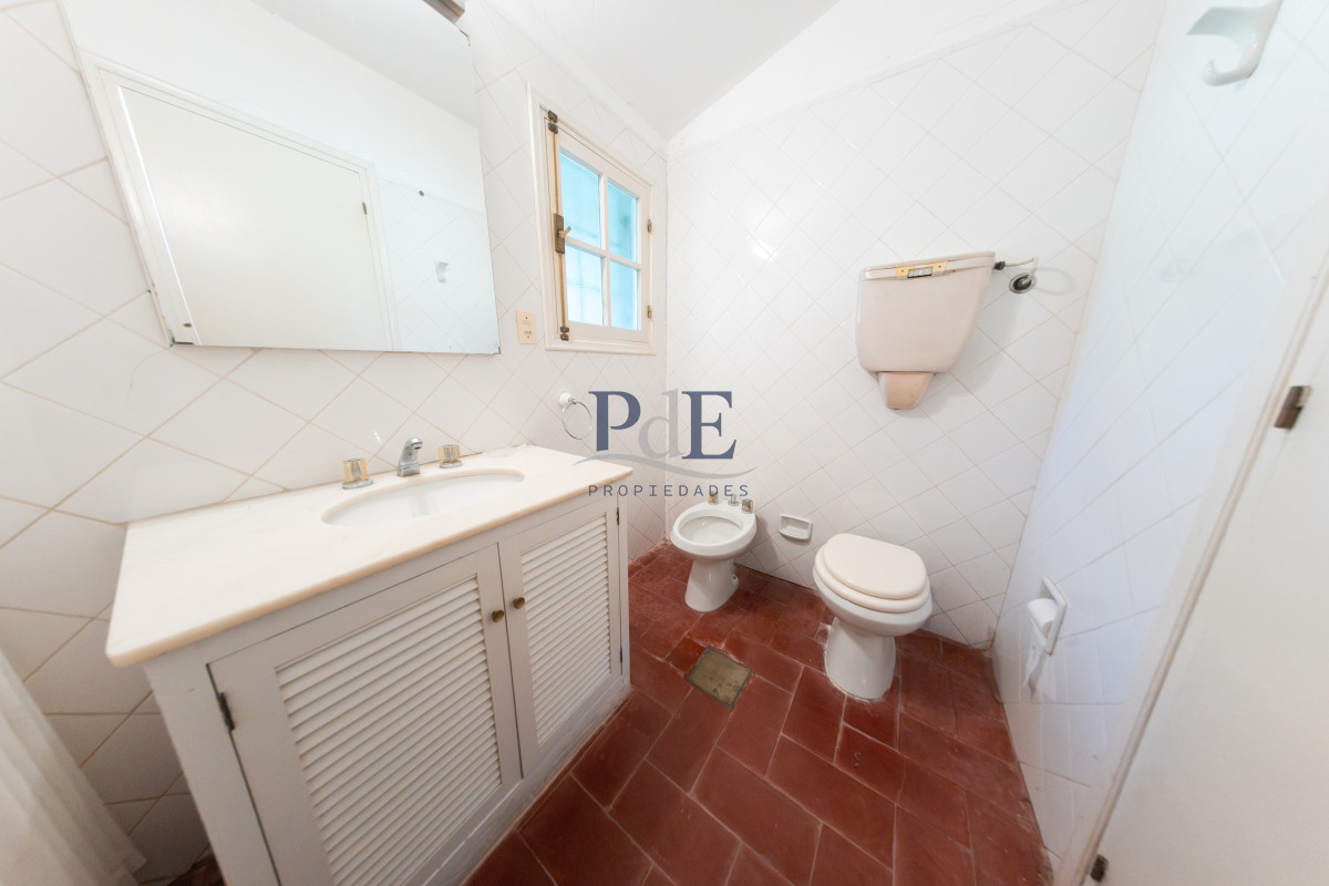 Casa de 5 dorm con gran potencial. San Rafael. - Imagen 4