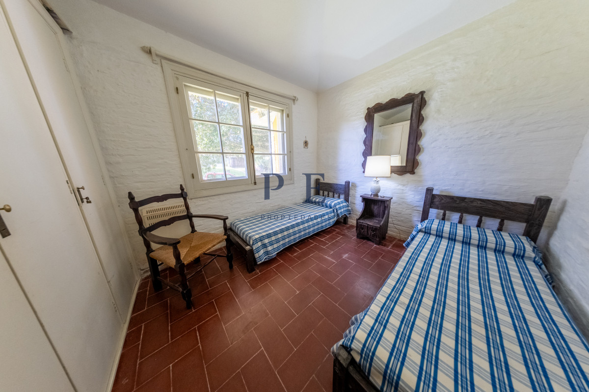 Casa de 5 dorm con gran potencial. San Rafael. - Imagen 11