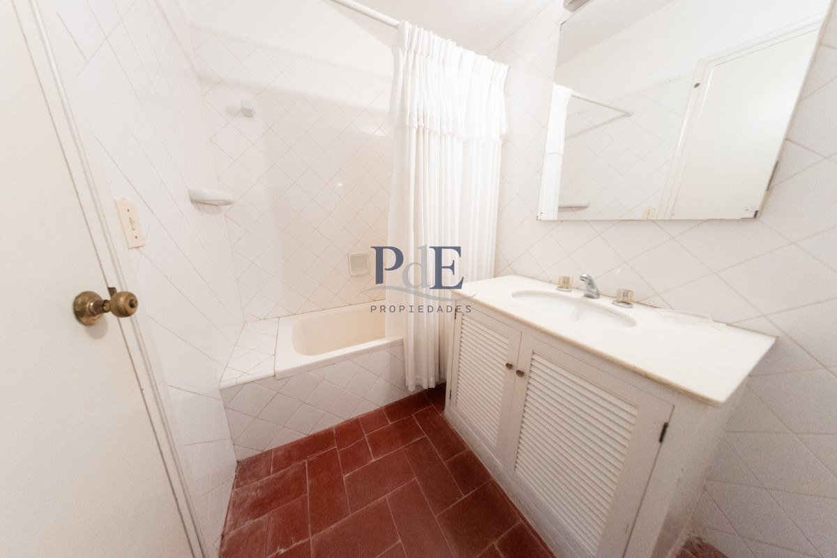 Casa de 5 dorm con gran potencial. San Rafael. - Imagen 12