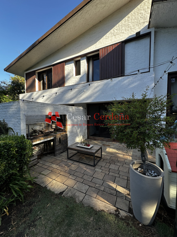 Casa ID.1932 - VENTA - Casa 4 dormitorios en Pinares 