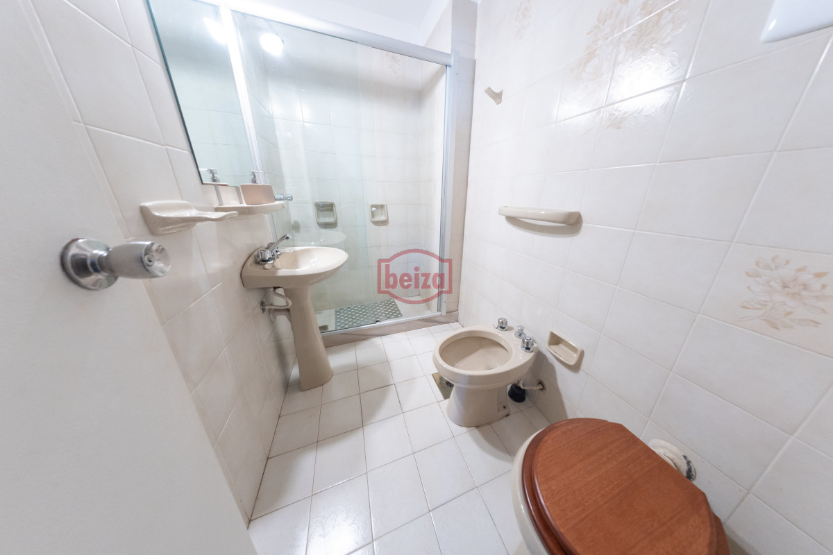 Apartamento ID.166903/Venta-apartamento-1-dormitorio-frente-mal-Playa-Mansa - Apartamento 1 dormitorio en Aidy Grill 