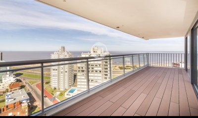 venta apartamento tres dormitorios playa brava