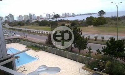 Frente al mar