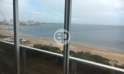 Piso alto frente al mar