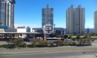 Entre ambas playas