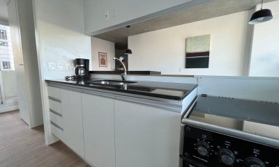 Venta Departamento 2 dormitorios con balcón  Centro Montevideo