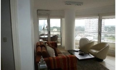 Departamento en Playa Brava de 3 dormitorios