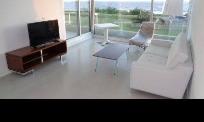 Departamento en Playa Mansa con 3 dormitorios