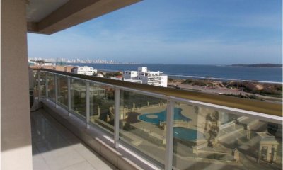 Venta apartamento 3 suites más dependencia Punta del Este