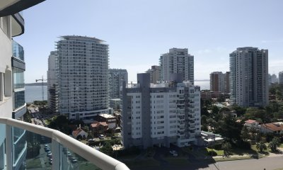 Venta apartamento 2 dormitorios y medio Punta del Este