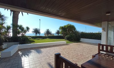 Venta apartamento  3 dormitorios en suite mas dependencia vista al mar Punta del Este