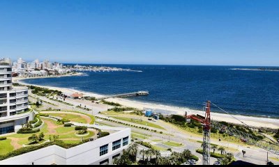 Venta departamento 2 dormitorios en suite Playa Mansa Punta del Este