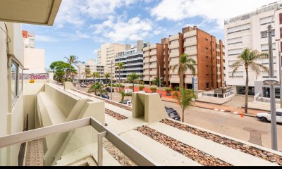 Venta y alquiler temporal Apartamento 3 dormitorios, Peninsula, Punta del Este
