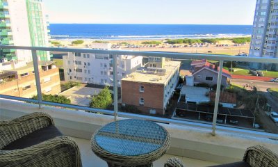 Venta apartamento 2 dormitorios y medio playa brava