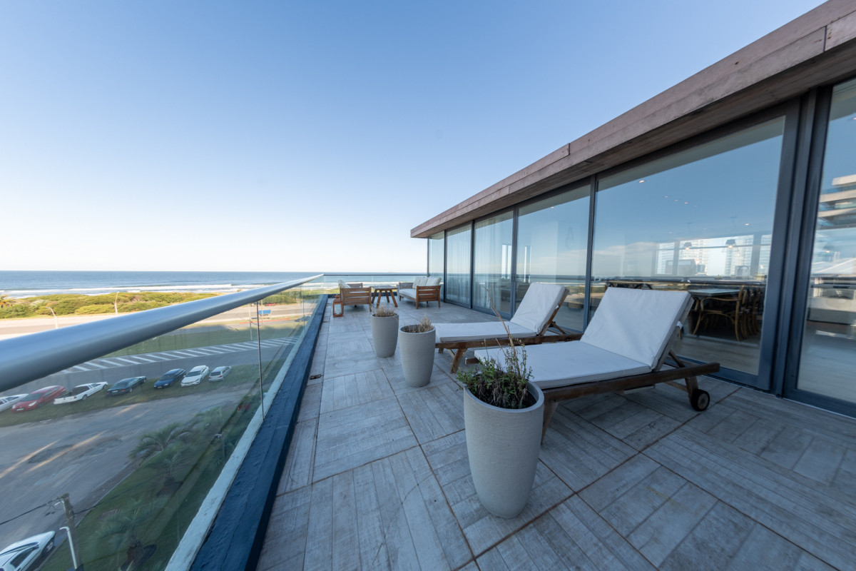 Penthouse venta Playa Brava 