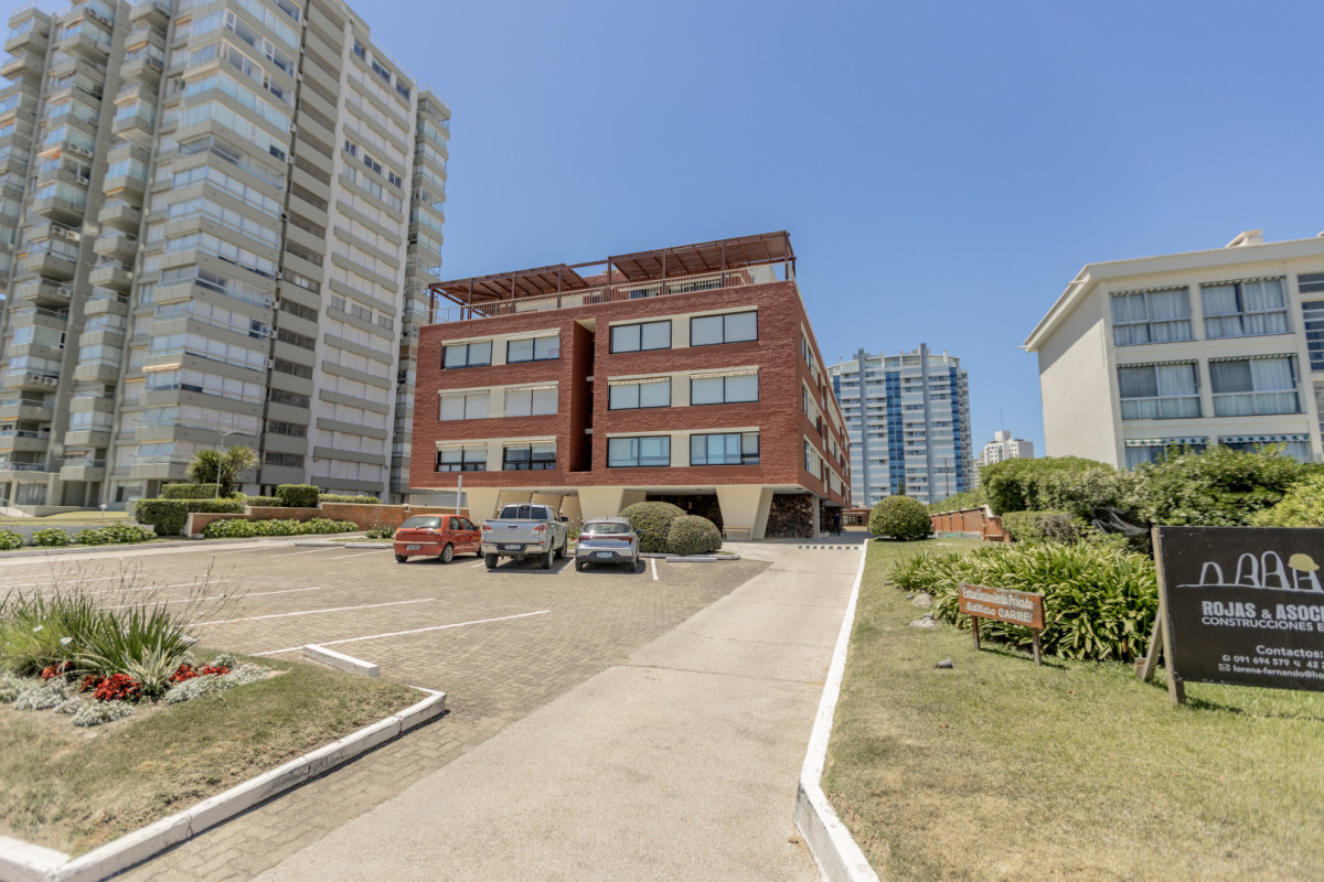 Apartamento monoambiente en venta - Primera línea vista al mar - Playa Mansa