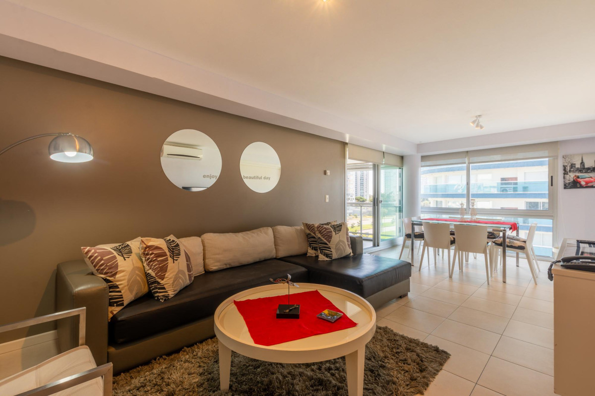 Venta Apartamento 3 dormitorios Playa Mansa Punta del Este