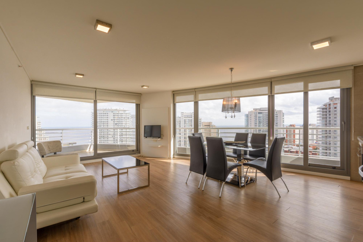 Venta apartamento 2 dormitorios en suite Playa Mansa Punta del Este