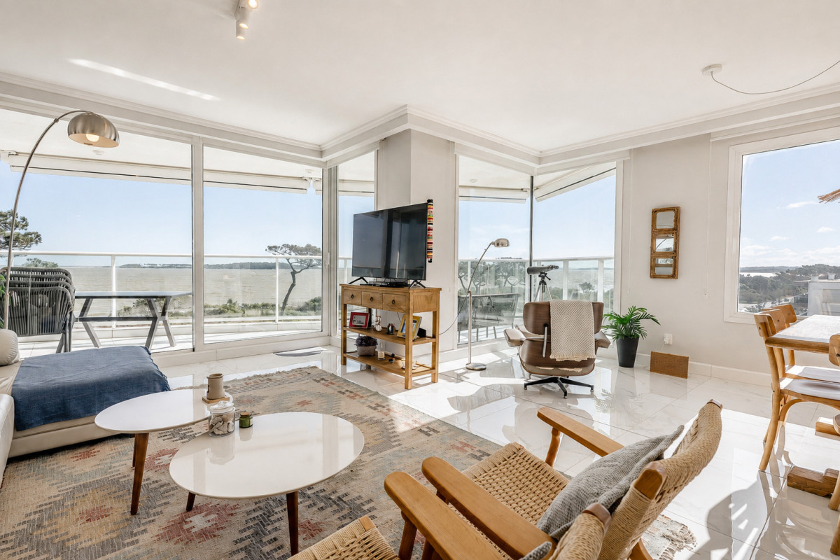 Apartamento en primera linea de Playa Mansa 