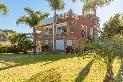 Venta casa 3 dormitorios en Pinares Playa Mansa