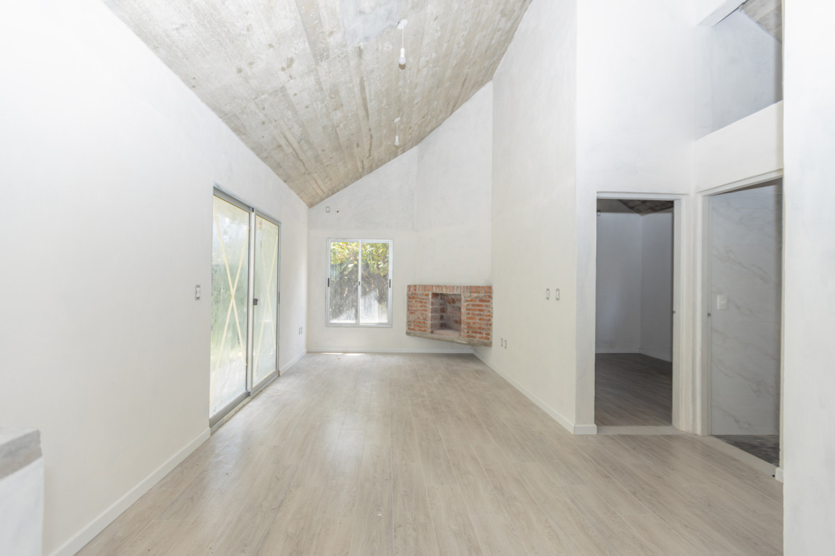 Casa de 2 dormitorios a Estrenar en Barrio Privado.