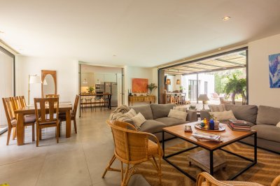 Venta Casa 4 dormitorios en Barrio Privado, Solanas, Punta del Este