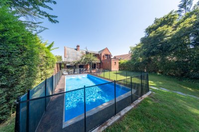 Venta Casa 3 dormitorios mas dependencia Rincón del Indio  Playa Brava Punta del Este Piscina