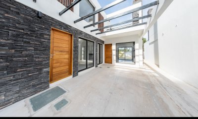 Casa en venta - Parque Burnett - 3 dormitorios