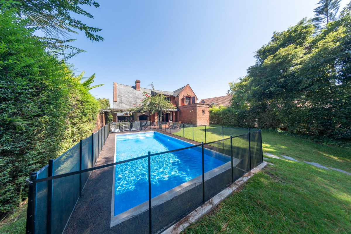 Venta Casa 3 dormitorios mas dependencia Rincón del Indio  Playa Brava Punta del Este Piscina