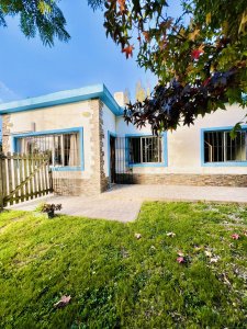 Venta de hermosa y solida casa en La Fortuna. - Ref : EQP7579