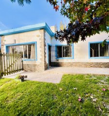 Venta de hermosa y solida casa en La Fortuna. - Ref : EQP7579