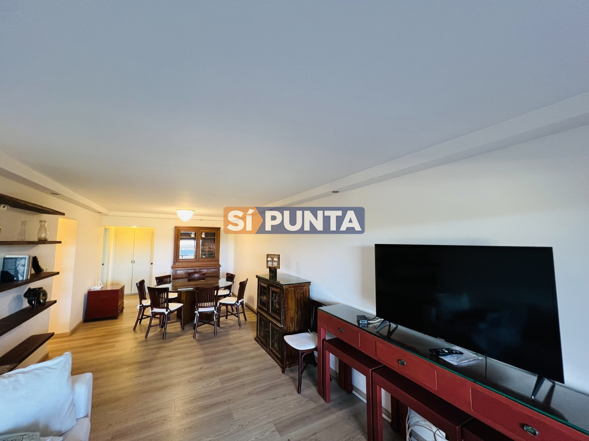 Venta de Apartamento en Primera Linea Playa Mansa-Punta del Este. - SPT10940A