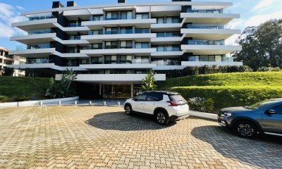 Venta de Apartamento en Crystal View en Complejo Solanas Resort Barrio Privado.