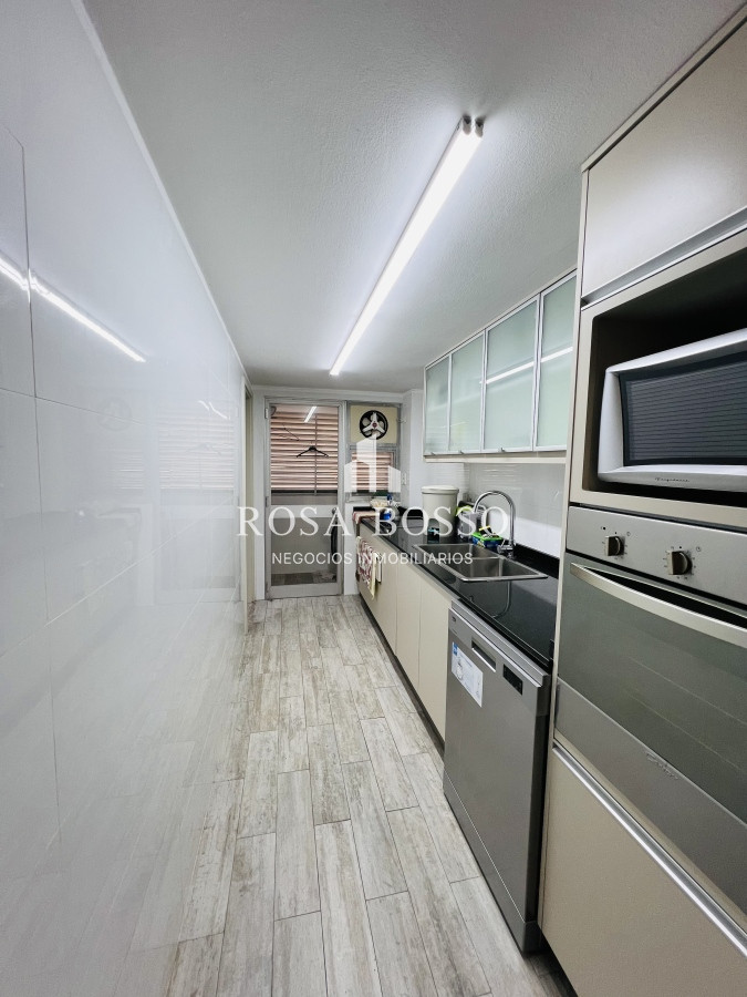 Apartamento ID.9482 - Venta de Apartamento en Primera Linea Playa Mansa-Punta del Este.