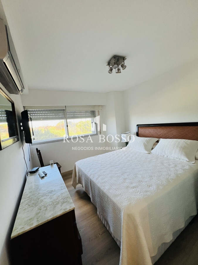 Apartamento ID.9482 - Venta de Apartamento en Primera Linea Playa Mansa-Punta del Este.
