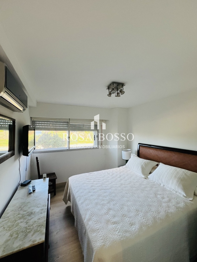 Apartamento ID.9482 - Venta de Apartamento en Primera Linea Playa Mansa-Punta del Este.