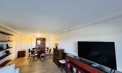 Venta de Apartamento  de 3 dormitorios en Primera Linea Playa Mansa-Punta del Este.