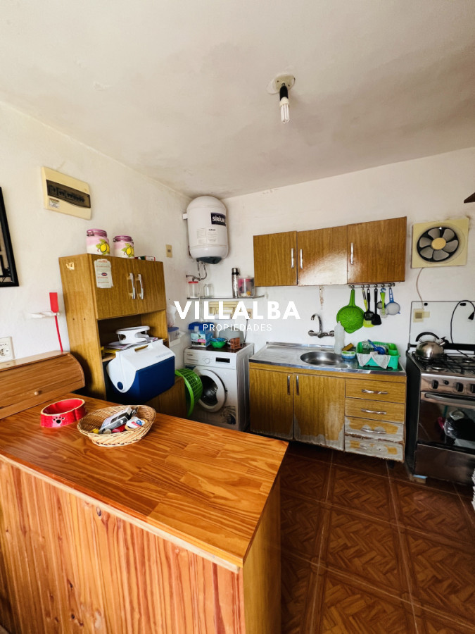 Apartamento ID.3906 - Casa en Venta a media cuadra Boulevard Artigas - Ideal para Renta.