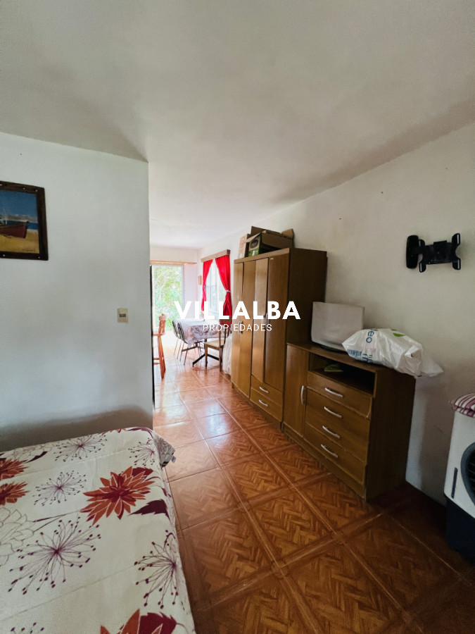 Apartamento ID.3906 - Casa en Venta a media cuadra Boulevard Artigas - Ideal para Renta.