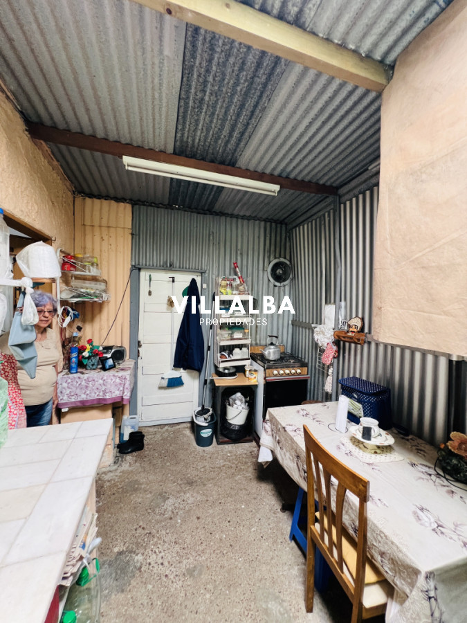 Apartamento ID.3906 - Casa en Venta a media cuadra Boulevard Artigas - Ideal para Renta.