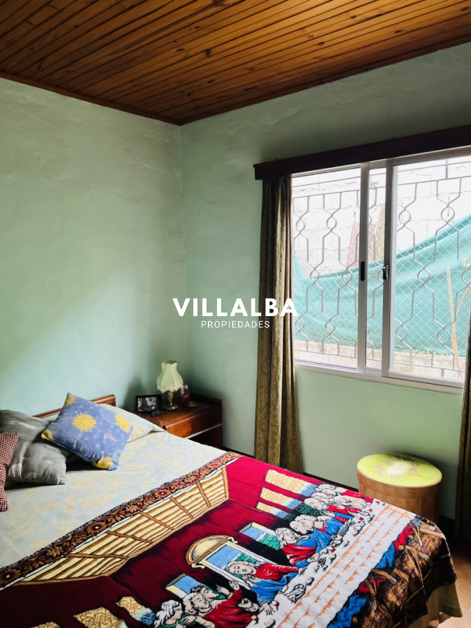 Apartamento ID.3906 - Casa en Venta a media cuadra Boulevard Artigas - Ideal para Renta.