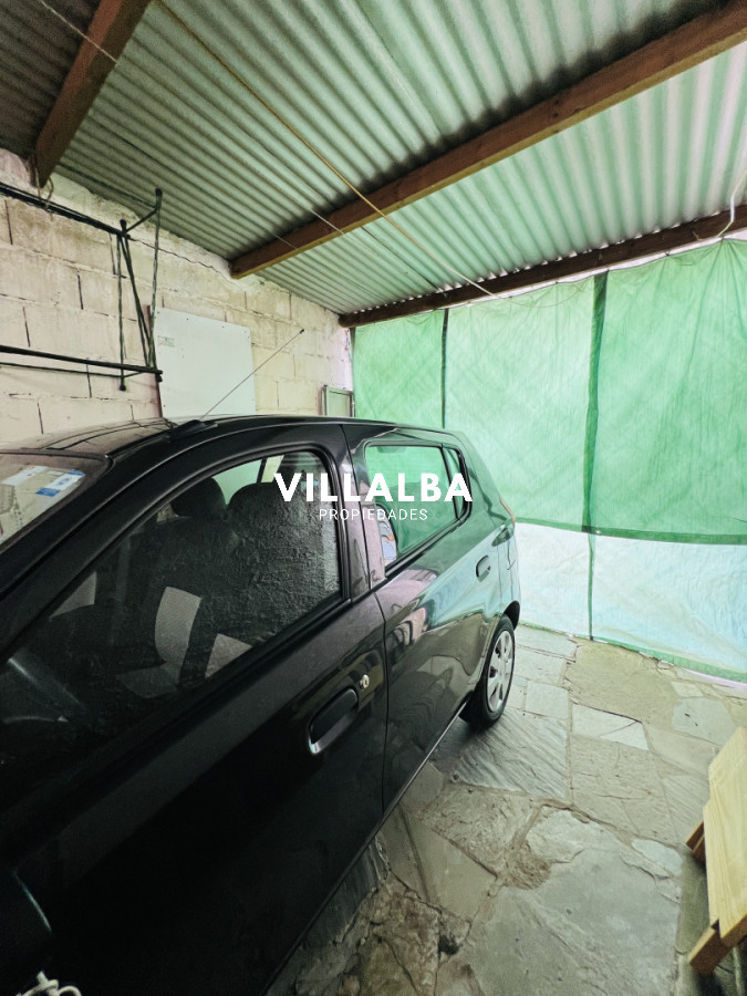 Apartamento ID.3906 - Casa en Venta a media cuadra Boulevard Artigas - Ideal para Renta.