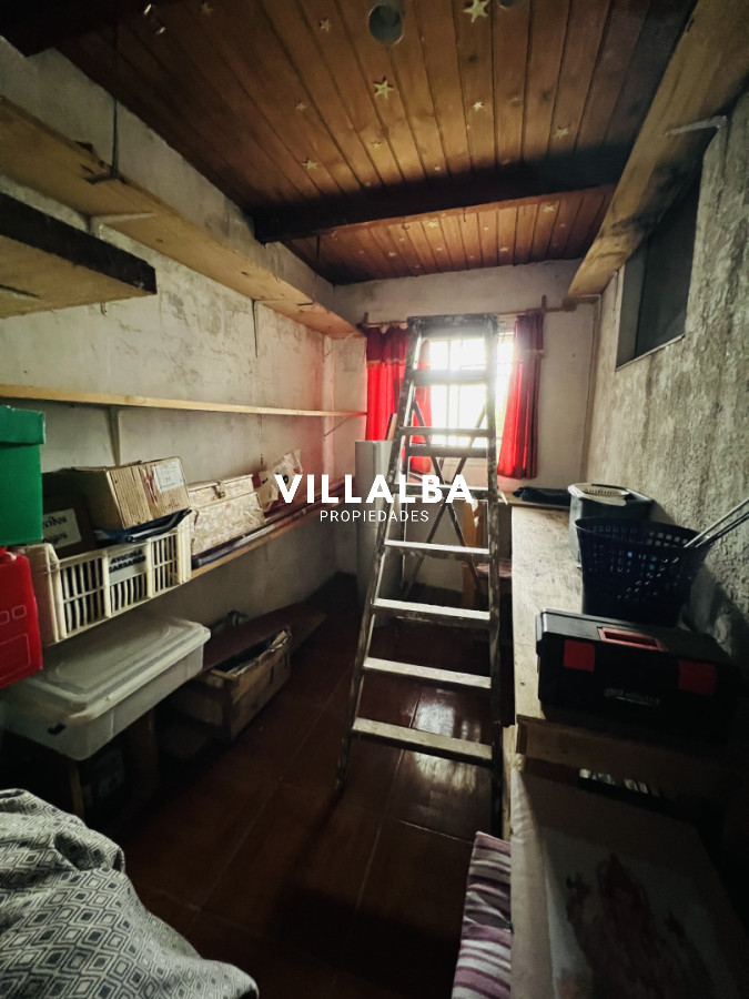 Apartamento ID.3906 - Casa en Venta a media cuadra Boulevard Artigas - Ideal para Renta.